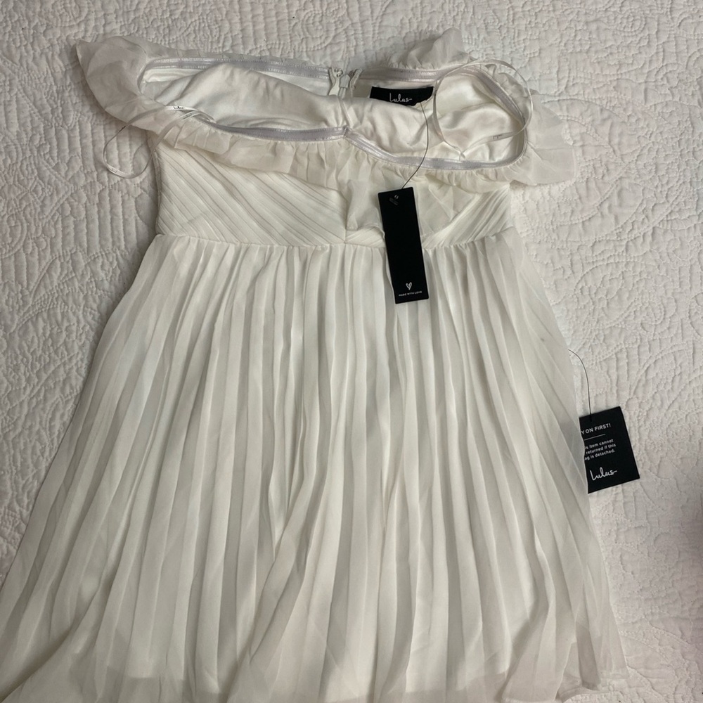 NWT Lulu’s Women’s Always Remarkable White Pleated Formal Mini Dress Size Small